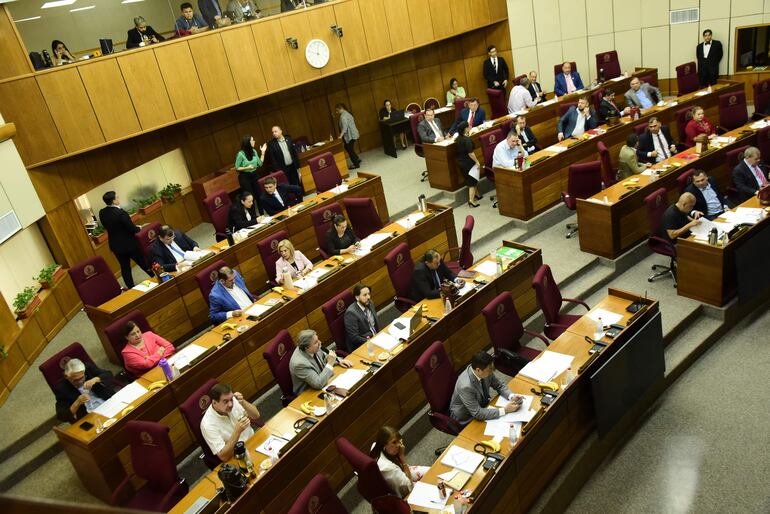 sesion en el senado 15-02-2024