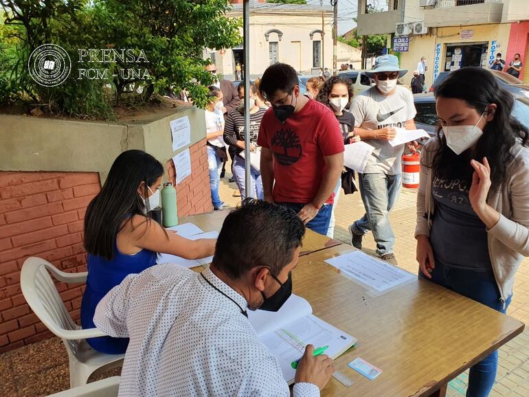 Exámenes de ingreso a la carrera de Medicina y Cirugía en la Universidad Nacional de Asunción. (Imagen de referencia).