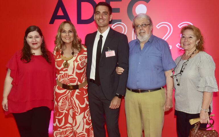 Lupe Muñóz, Rosa González, Gabriel Benítez, Alberto Muñóz y Anda Dentice.