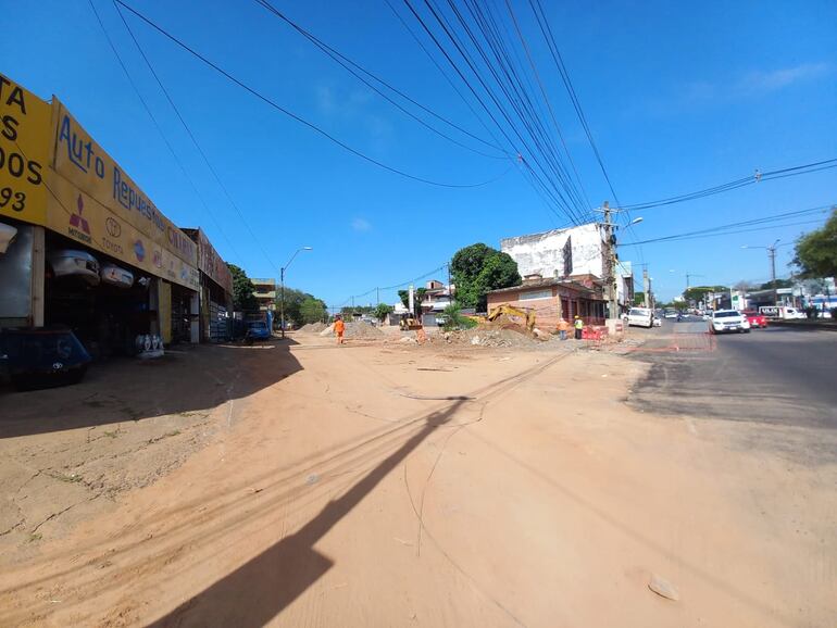 Cierre de Eusebio Ayala. Rehabilitación temporal de la avenida.