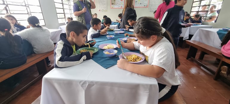 Fatalndo aproximadamente 60 días para que termi e el año lectivo 2024, culmina almuerzo escolar brindada desde la Municipalidad de San Juan Bautista, Misiones.