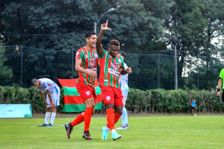 Festejo de Ansalem Onyenze, autor del gol decisivo. (Foto: APF)