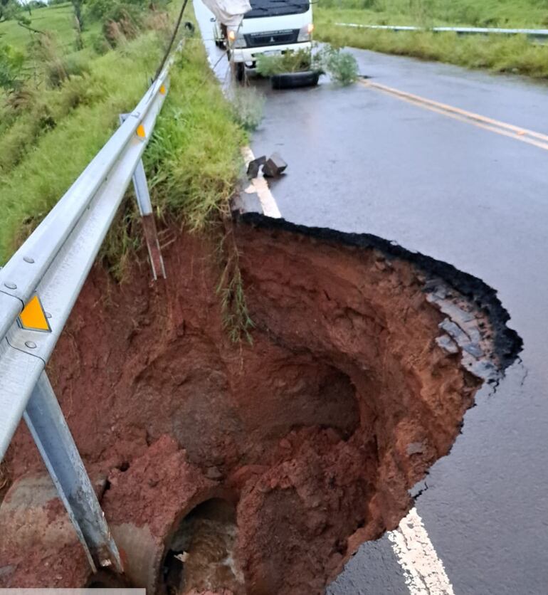 El asfaltado se está desmoronando en la ruta Tavai-Maria Auxiliadora.