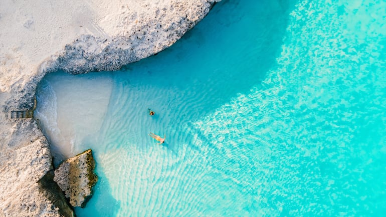 Triple Steps Beach, Aruba, una playa popular para bucear y hacer snorkel.