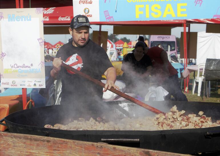 Platos desde G. 8.000 ya están disponibles en la Comilona de Teletón, en el Jockey Club.