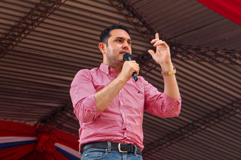 El senador colorado Hernán Rivas.