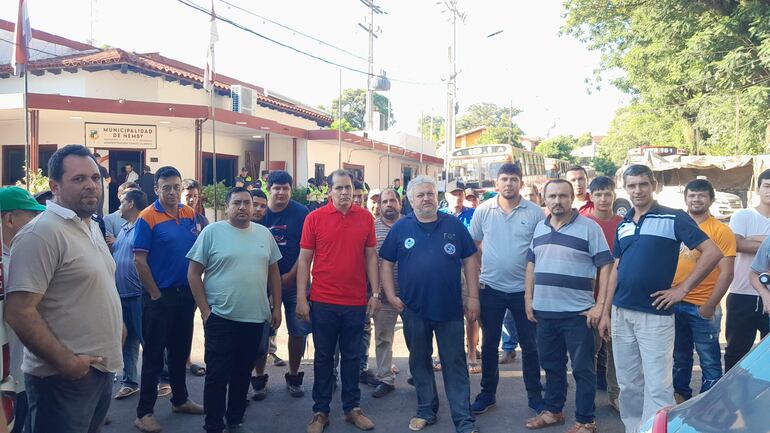 Conductores de empresas de servicio interno del distrito de Ñemby denunciaron permanentes conflictos en las calles tras la ingreso de otra firma de transporte que realiza el mismo recorrido de la Línea 18-1.