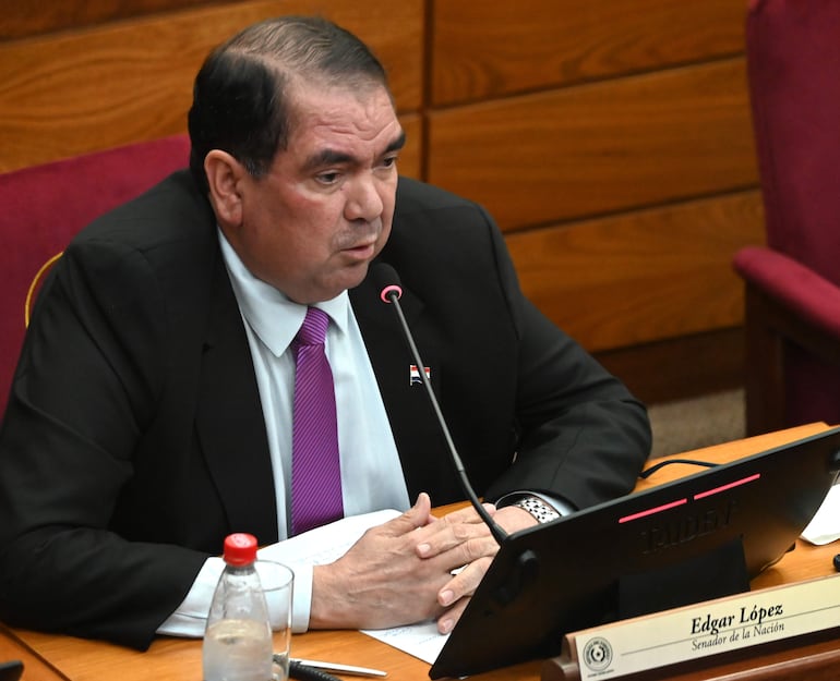 Primera Sesion De Los Nuevos Senadores , Sala de la camara de Senadores

Fernando Romero 30-06-23 edgar lópez.