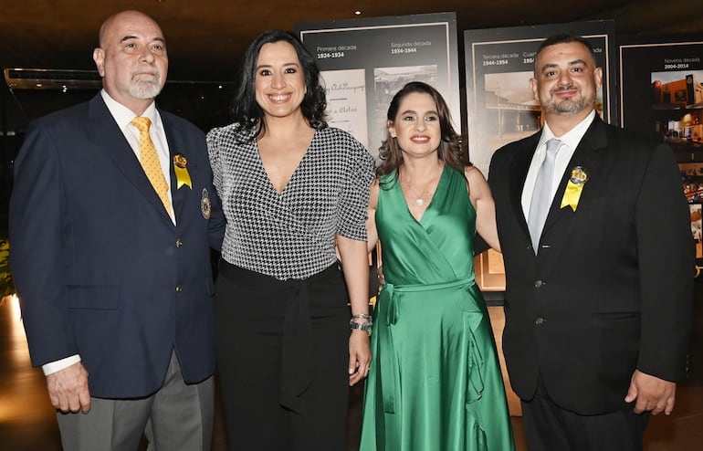 Manuel Gómez, Mabel Castillo, Valentina Sallustro y Pablo Hernández. 