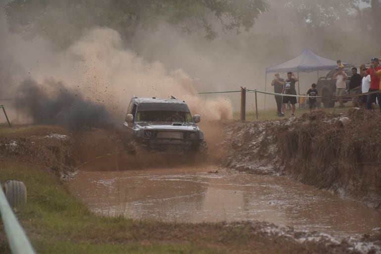 Junior Balbuena (Mitsubishi Montero) quedo a tan sólo 50 centésimas de segundo de la punta.