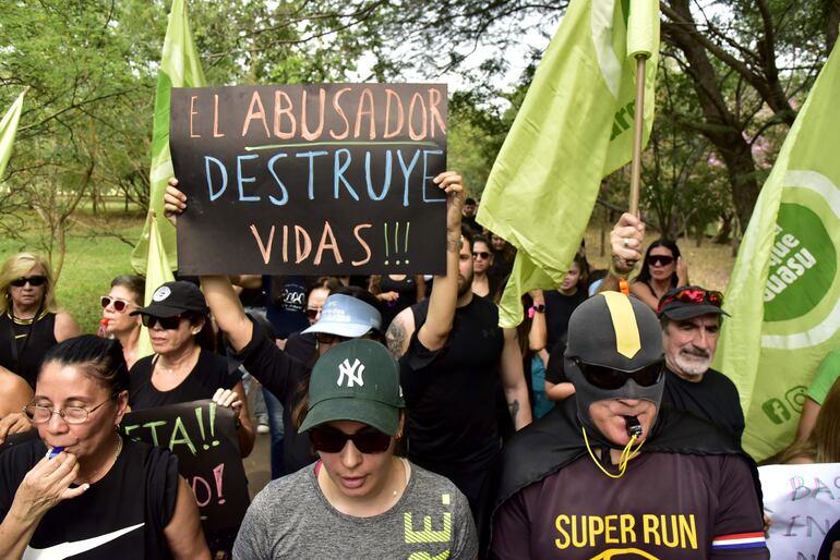 Una protesta fue realizada en el Parque Guasu Metropolitano pidiendo seguridad para la ciudadanía que desea usar el parque público.