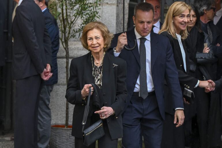 La reina Sofía está internada desde el pasado martes 9 de abril debido a una infección del tracto urinario. (EFE/ Fernando Villar)
