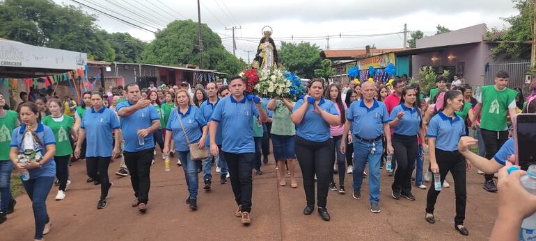 La procesión con la imagen se realizó por las principales calles de Ciudad del Este.