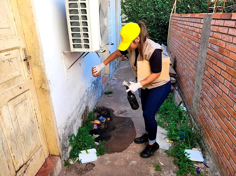 El dengue y la chikunguña se evita con la eliminación de los criaderos del mosquito transmisor. 