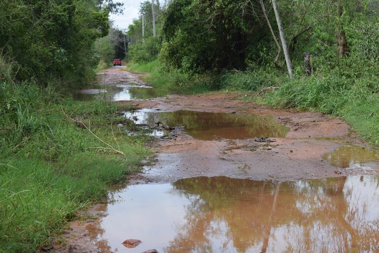 La Municipalidad local debe intervenir el tramo que se encuentra en deplorable estado. 