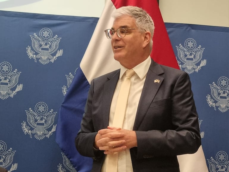 El embajador de los Estados Unidos en Paraguay, Marc Ostfield.