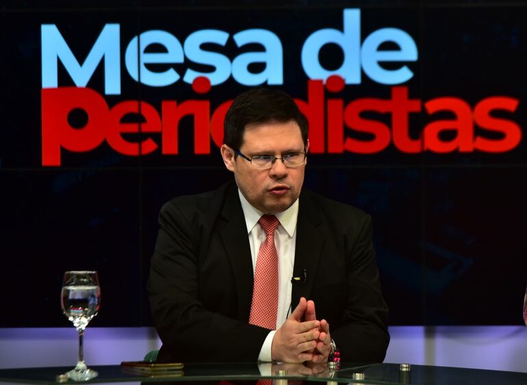 Óscar Orué, viceministro de Tributación, en estudios de ABC TV.