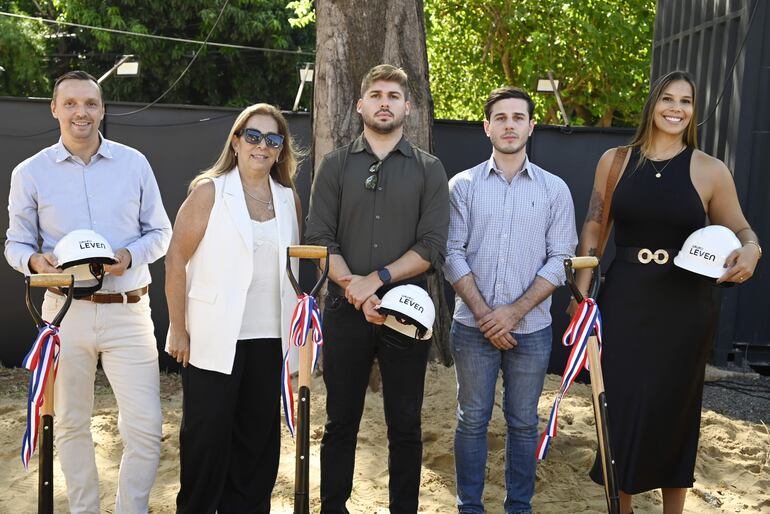 Guilhem Costa, Silvia Garcete, Gonzalo Flores, Maximiliano Velázquez y Natalia Portillo. 