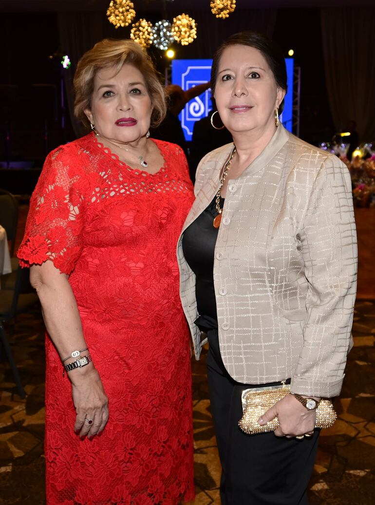 Mirian Rojas y Victoria de Vera y Aragón.