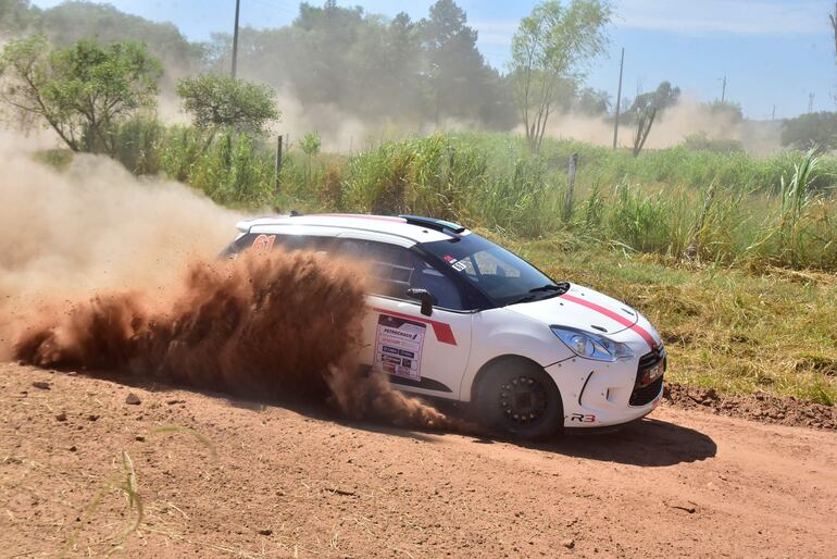 El piloto Enrico Massagrande (Citroën DS3 R3 Max) es el actual líder de la F2 y la clase Auto R.