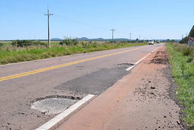 La ruta PY01 está minado de baches en gran parte de su trayecto.