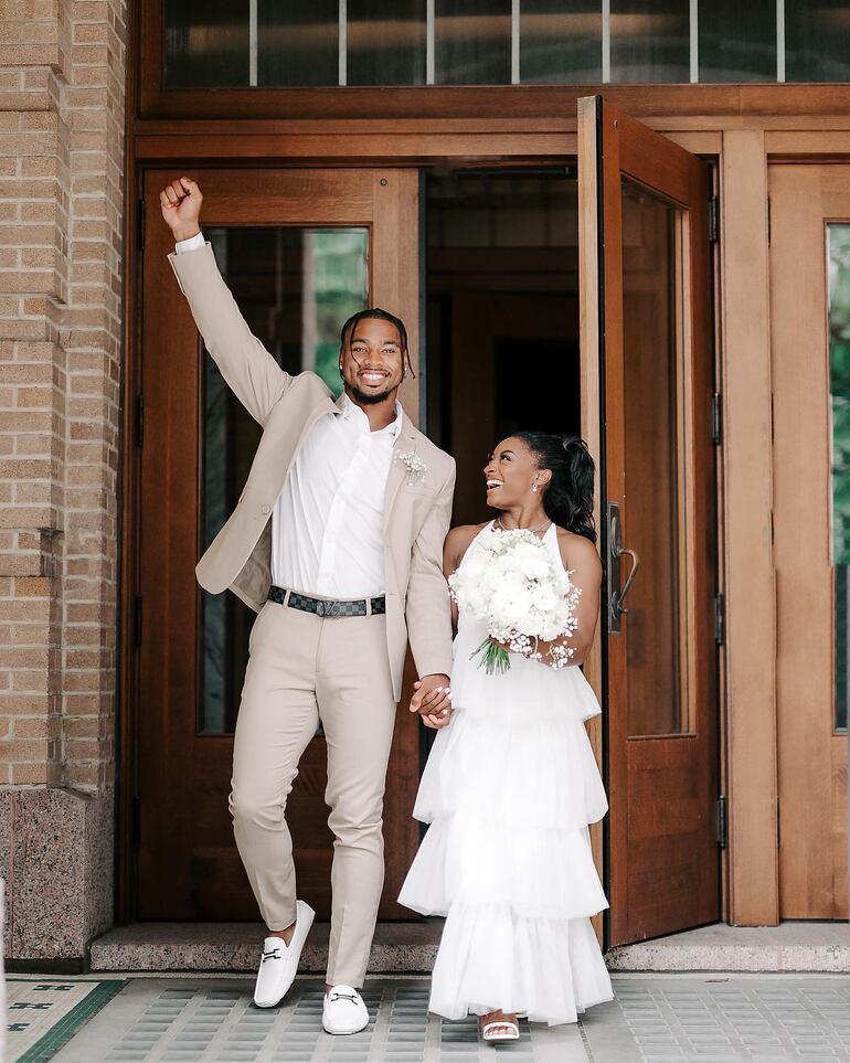 Los felices recién casados, Simone Biles y Jonathan Owens. (Instagram/Simone Biles)