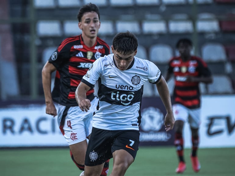 Olimpia perdió 6-1 con Flamengo por la primera fecha del Grupo A de la Copa Libertadores Sub 20 en el estadio Gunther Vogel, en San Lorenzo, Paraguay.