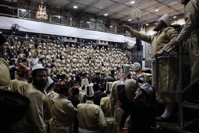 Juidios ortodoxos en la fiesta del Purim, en Jerusalen.