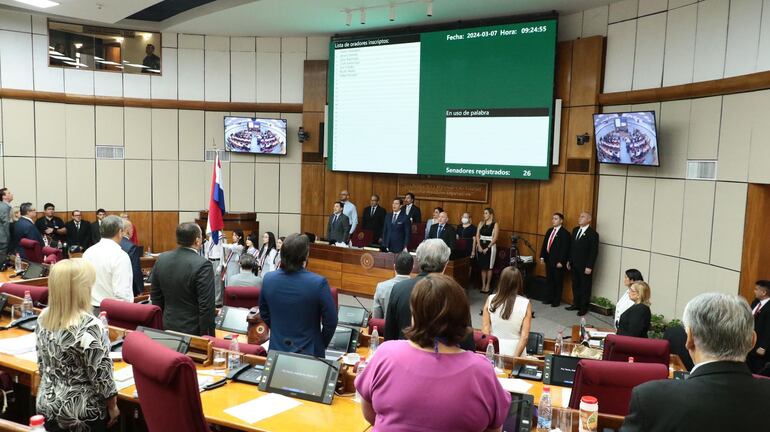 Pleno del Senado al inicio de la sesión de este jueves.