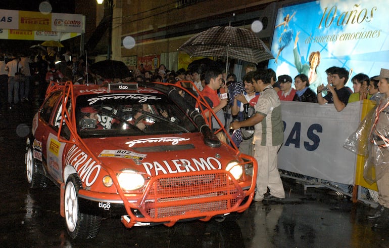 Largada Simbólica del Transchaco Rally 2006, en la que fueron los mejores Francisco "Pancho" Gorostiaga y Eduardo "Edu" Gómez con el Toyota Corolla WRC.