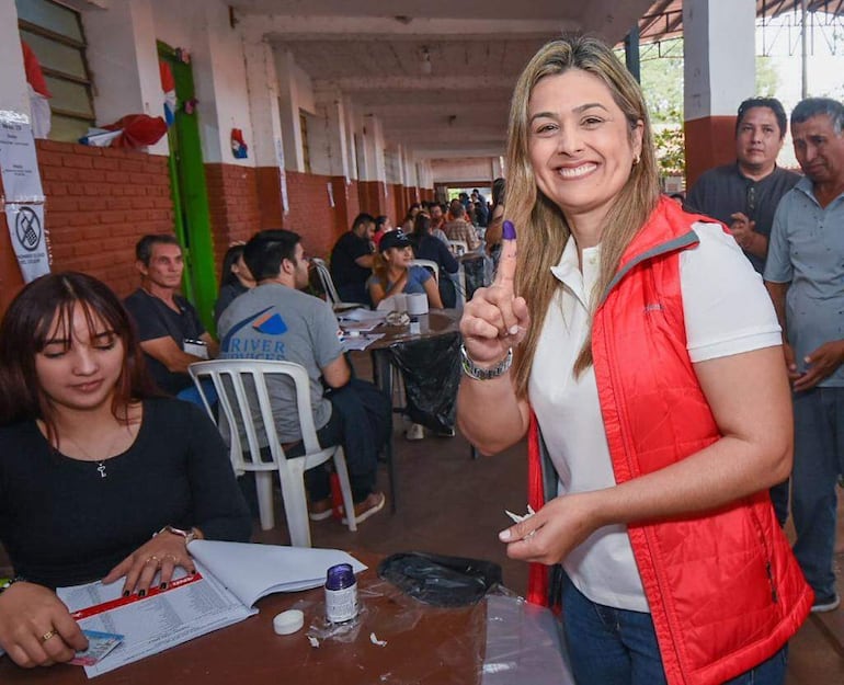 Diana Recalde será la representante de los colorados en las elecciones extraordinarias de setiembre en Villa Elisa. 