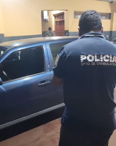 Este es el automóvil del director de la Penitenciaria Regional de PJC que fue atacado por presuntos sicarios.