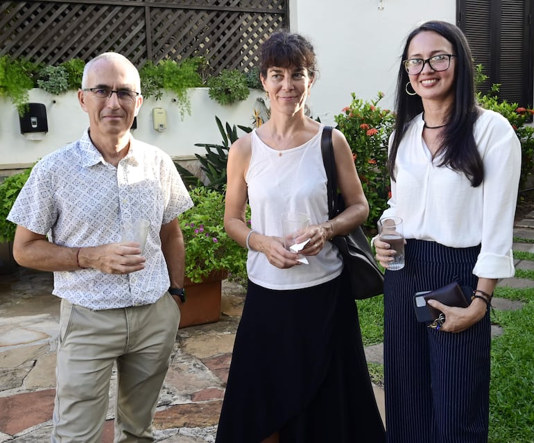 Céline Cralmey, Laurent Le Crado y Antonia Florentín.