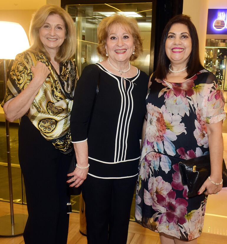 María Pederzani, Anna Fantilli y María Cristina Pappalardo.