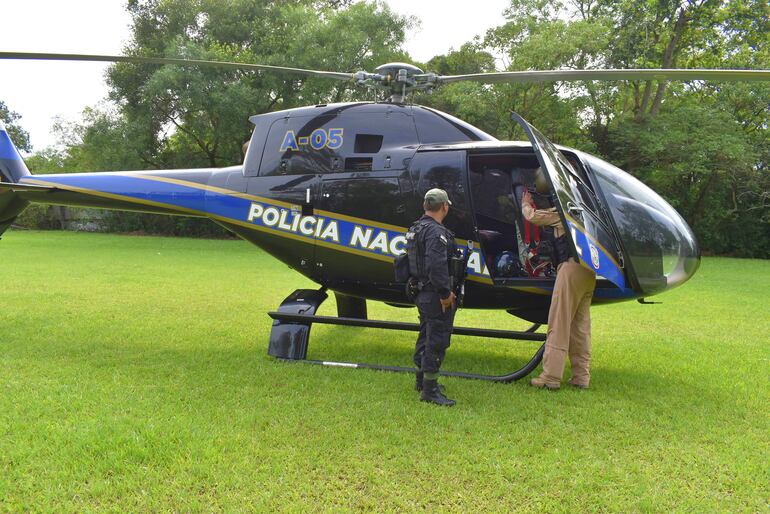 También se realizan sobrevuelos a bordo del helicóptero de la Policía Nacional.