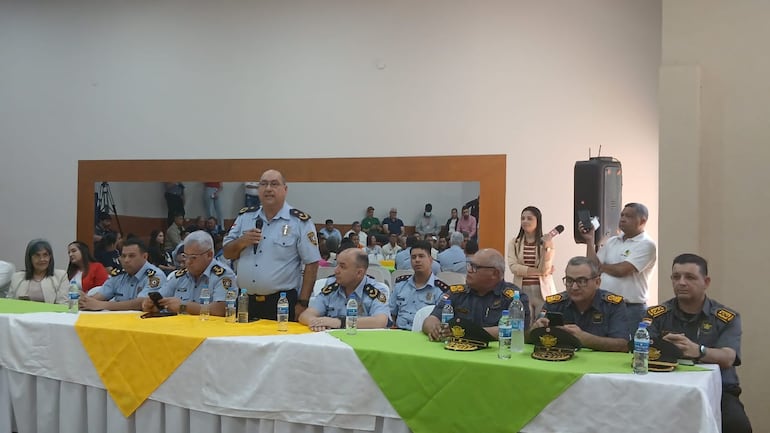 El Crio. Jorge Piñanez jefe de la Dirección de Policía de Cordillera garantiza la seguridad para los visitantes y ciudadanos en la festividad mariana de Caacupé.