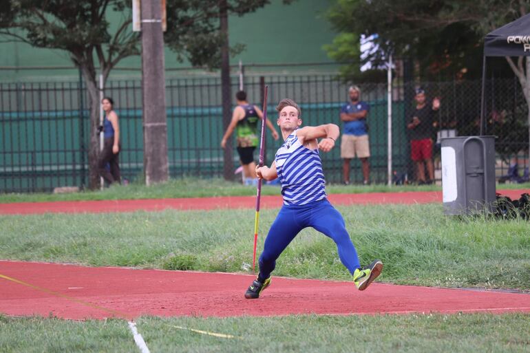 El paraguayo Lars Anthony Flaming Lepp (27/2/2003) se consagró campeón en el Grand Prix de Uruguay.