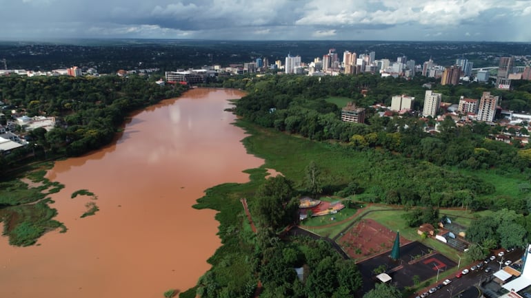 El Lago de la República es un espacio rico en fauna y flora. 