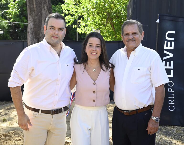 Carlos Duarte, Almendra Ueste y Óscar Bieber. 