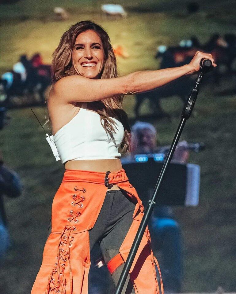 La cantante Soledad Pastorutti durante uno de los conciertos de presentación de "Natural" en Buenos Aires.