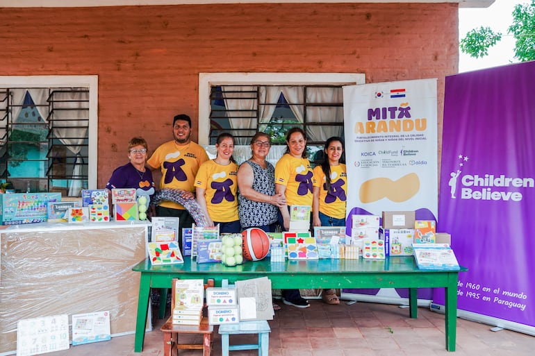 Mitã Arandu entregó gran cantidad de materiales didácticos.