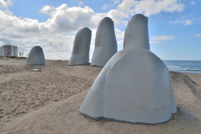 Famosa postal de Playa Brava, Punta del Este.