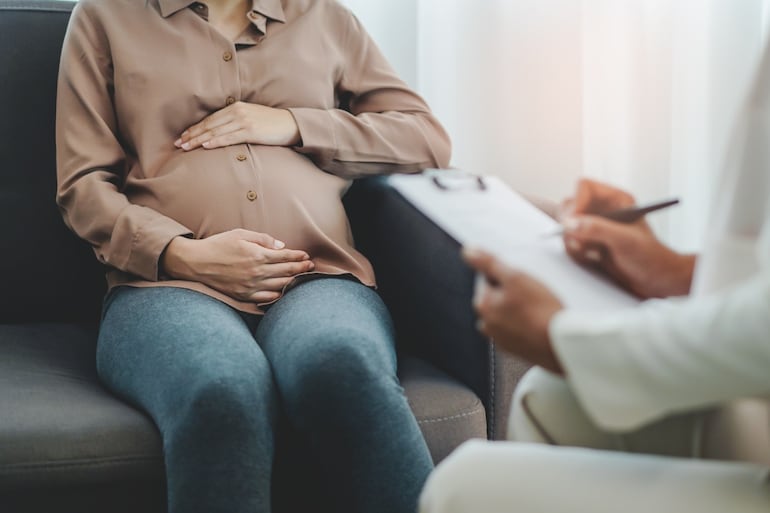 Proyecto pretende regular los permisos laborales prenatales para las trabajadoras embarazadas.