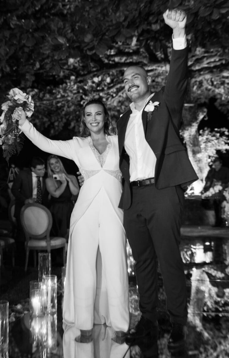 ¡Felices! Los recién casados Steffi Schouten y Mariano Garcete.
(Captura de la historia de Instagram de Steffi Schouten)