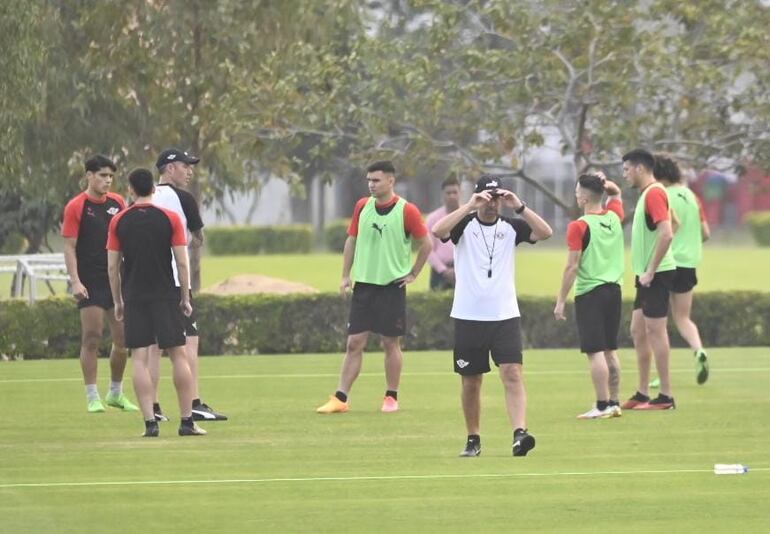 El primer entrenamiento de Libertad en el regreso de Daniel Garnero.