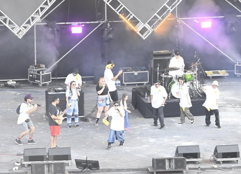 ReciclArte: Ñande Rap y Ndaipori Frontera rompieron el hielo y dieron inicio al festival.