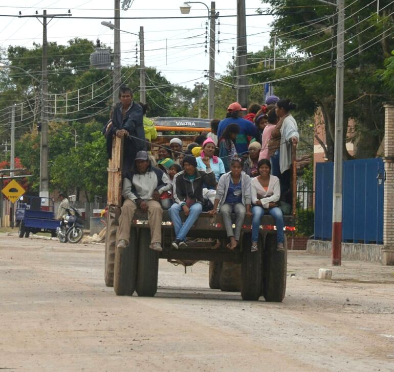 Pobladores Maskoy en la zona de Puerto Casado.