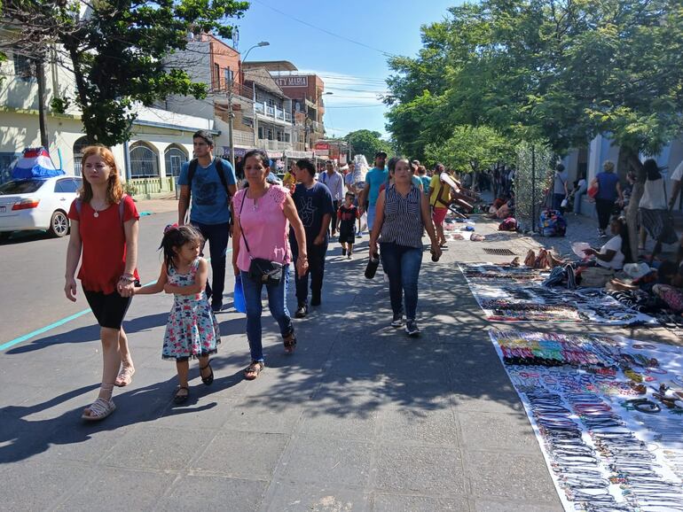 Una gran afluencia de visitantes se registró este domingo.