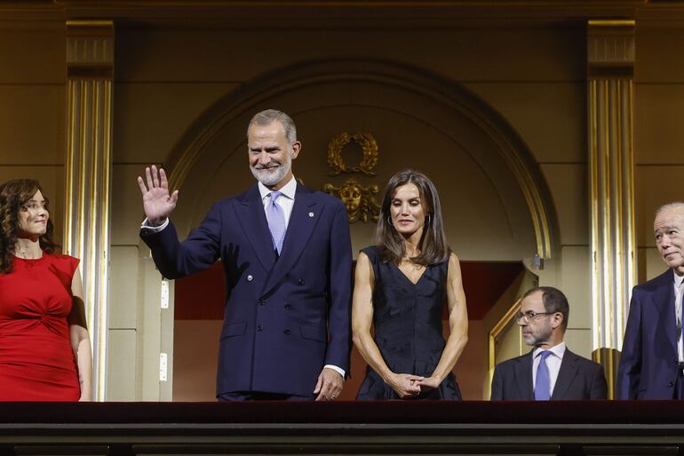 Los Reyes Felipe VI y Letizia asistieron anoche a la inauguración de la temporada 2024/2025 del Teatro Real.