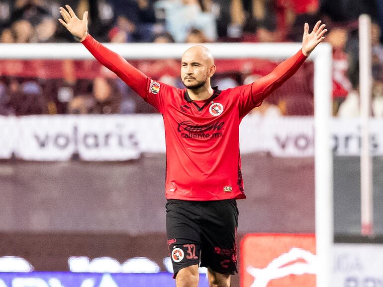 El paraguayo Carlos González, futbolista de Tijuana, celebra un gol en el partido contra Juárez por la décima fecha del torneo Apertura 2023 de México.